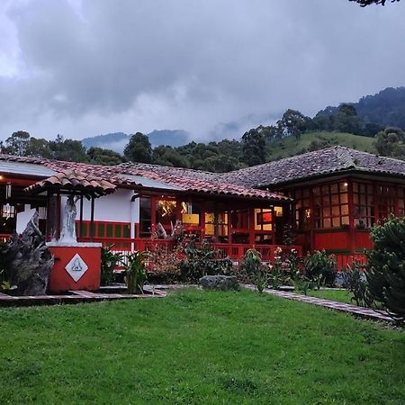 Ecohotel Pinohermoso Reserva Natural 살렌토 외부 사진