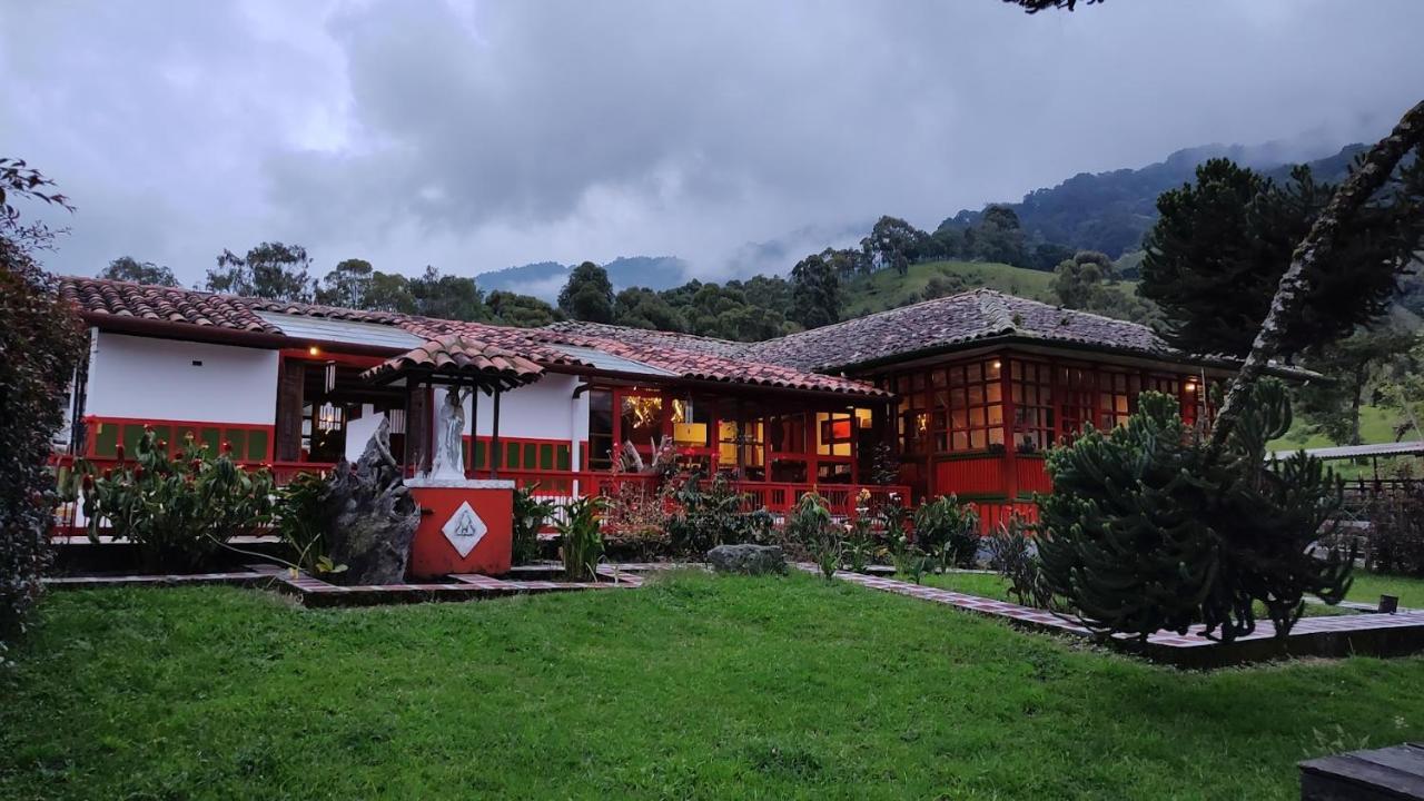 Ecohotel Pinohermoso Reserva Natural 살렌토 외부 사진