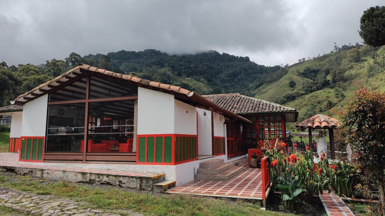 Ecohotel Pinohermoso Reserva Natural 살렌토 외부 사진