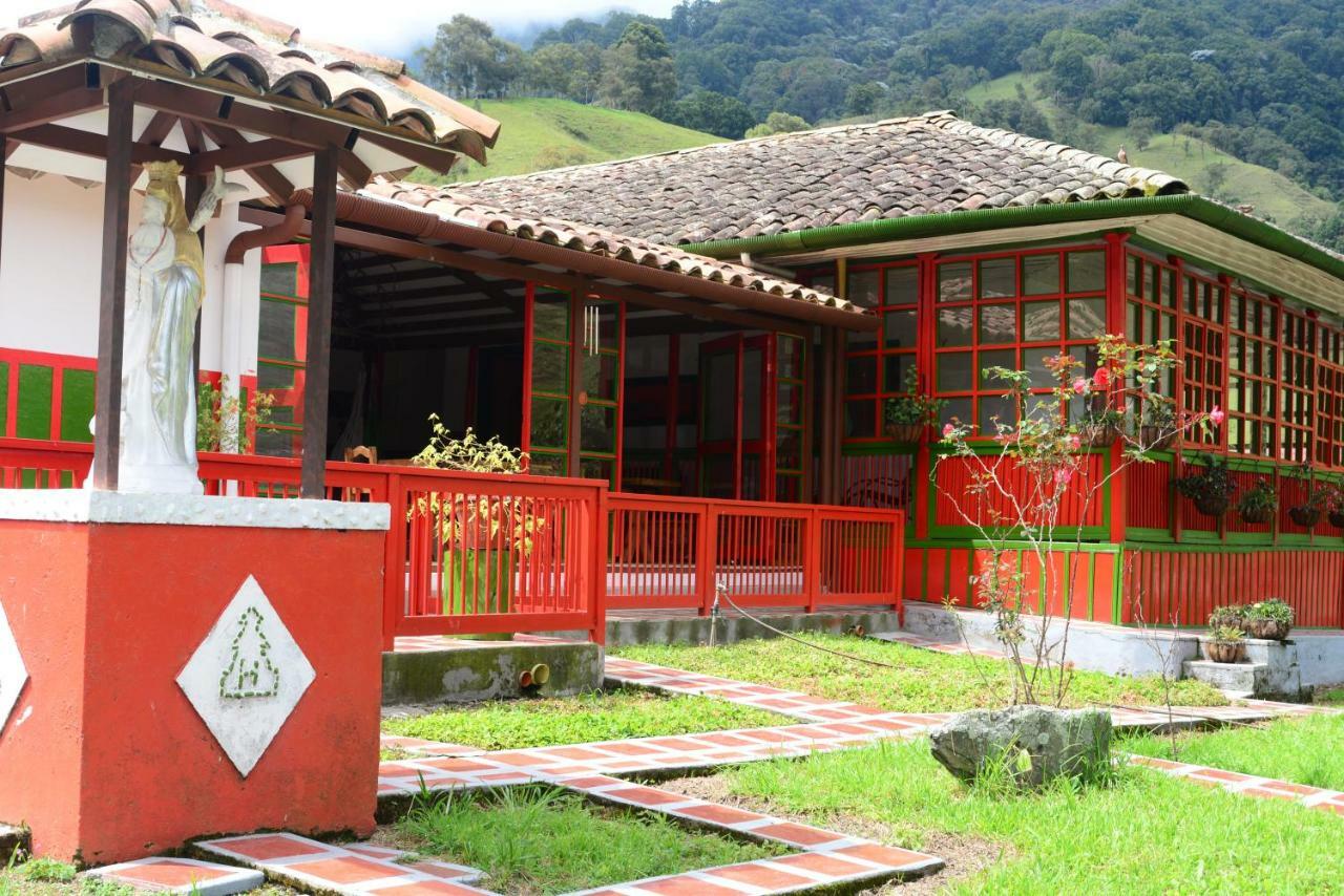 Ecohotel Pinohermoso Reserva Natural 살렌토 외부 사진